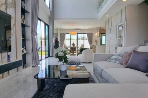 Villa à Pattaya, Thaïlande 5 chambres № 117175 - photo 3