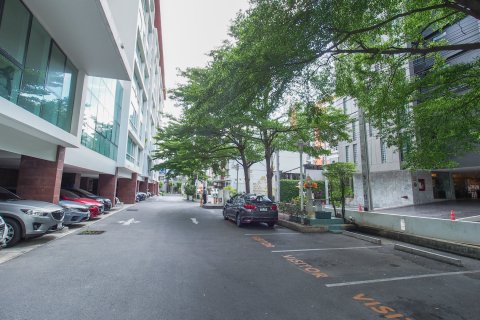 Дуплекс в Кхлонг Сане, Бангкок, Таиланд с 4 спальнями № 155235 - фото 21