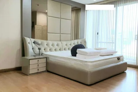 Кондоминиум с 3 спальнями в Хуай Кванге, Бангкок, Таиланд № 155238 - фото 4