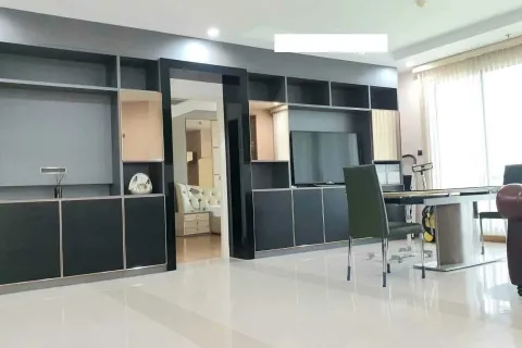 Кондоминиум с 3 спальнями в Хуай Кванге, Бангкок, Таиланд № 155238 - фото 2