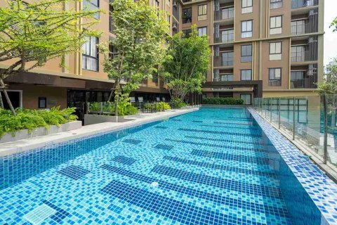 Condo in Bangkok, Thailand, 1 bedroom  № 183235 - photo 2