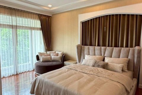 Дом в Самутпракане, Таиланд с 5 спальнями № 156392 - фото 14