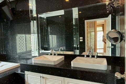 Дом в Самутпракане, Таиланд с 5 спальнями № 156392 - фото 16