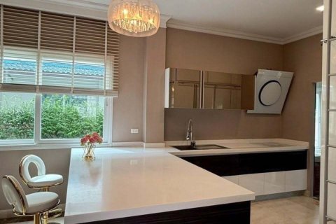 Дом в Самутпракане, Таиланд с 5 спальнями № 156392 - фото 10