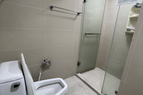Condo in Huai Khwang, Bangkok, Thailand, 3 bedrooms  № 156394 - photo 20