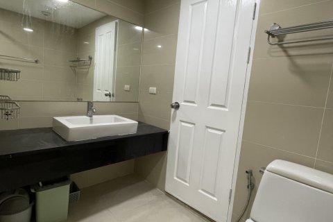 Condo in Huai Khwang, Bangkok, Thailand, 3 bedrooms  № 156394 - photo 21