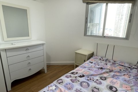 Condo in Huai Khwang, Bangkok, Thailand, 3 bedrooms  № 156394 - photo 18