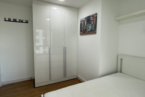 Condo in Huai Khwang, Bangkok, Thailand, 3 bedrooms  № 156394 - photo 15