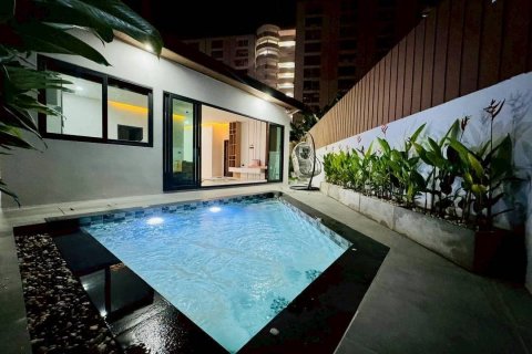 Villa in Pattaya, Thailand 3 bedrooms № 149270 - photo 8