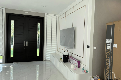 House in Bangkok, Thailand 3 bedrooms № 190312 - photo 10