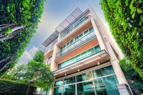 Townhouse in Bangkok, Thailand 3 bedrooms № 119299 - photo 1