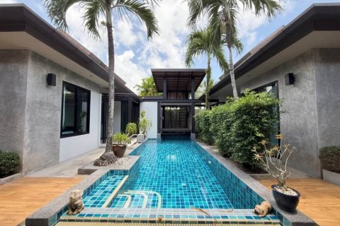 Villa in Phuket, Thailand 4 bedrooms № 144524 - photo 1