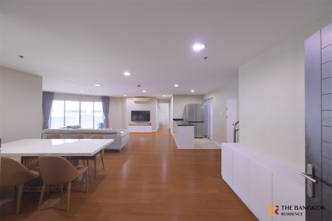 Condo in Bangkok, Thailand, 5 bedrooms № 184690 - photo 8