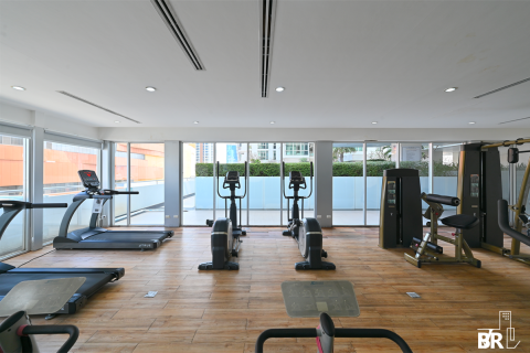 Condo in Bangkok, Thailand, 3 bedrooms № 184693 - photo 10