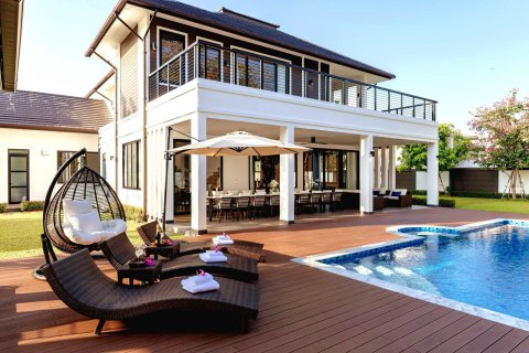 Villa à Chiang Mai, Thaïlande 5 chambres № 175537