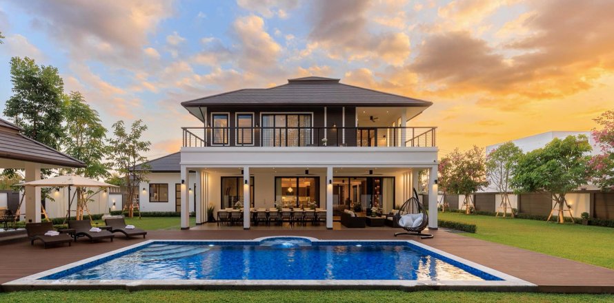 Villa à Chiang Mai, Thaïlande 5 chambres № 175539