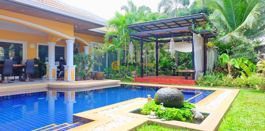 Studio on Jomtien Beach, Pattaya, Thailand № 182998