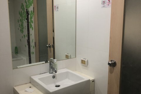 Condo in Huai Khwang, Bangkok, Thailand, 2 bedrooms № 200701 - photo 3