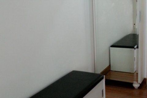 Condo in Huai Khwang, Bangkok, Thailand, 2 bedrooms № 200701 - photo 6