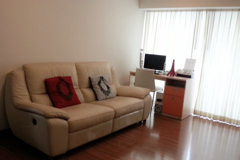 Condo in Huai Khwang, Bangkok, Thailand, 2 bedrooms № 200701 - photo 4