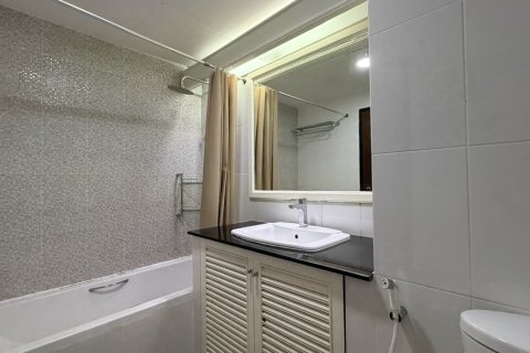 Condo in Watthana, Bangkok, Thailand, 2 bedrooms № 200707 - photo 19