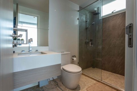 Condo in Watthana, Bangkok, Thailand, 2 bedrooms  № 139782 - photo 16