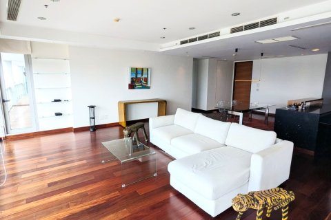 Кондоминиум с 2 спальнями в Кхлонг Сане, Бангкок, Таиланд № 155239 - фото 4