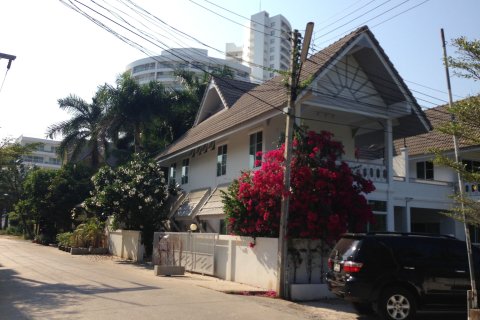 House in Hua Hin, Thailand 3 bedrooms № 155243 - photo 14