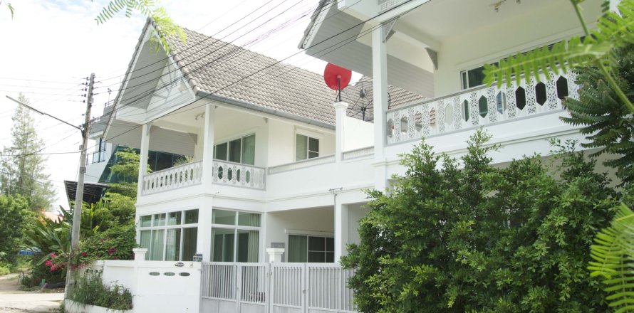 House in Hua Hin, Thailand 3 bedrooms № 155243