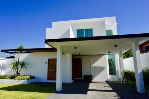 House in Chiang Mai, Thailand 5 bedrooms № 160057