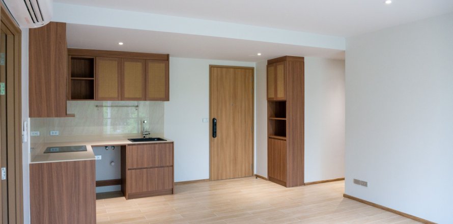 Condo in Phuket, Thailand, 2 bedrooms  № 160693