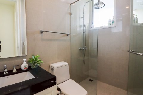 Condo in Watthana, Bangkok, Thailand, 2 bedrooms  № 160689 - photo 9