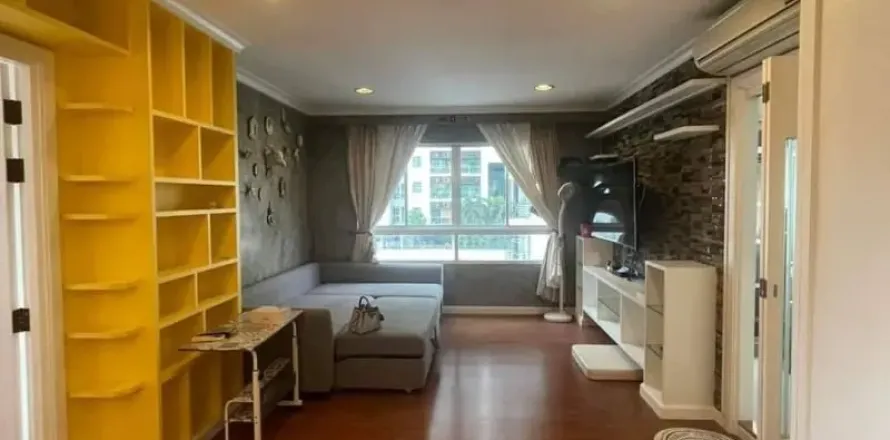 Studio in the Condo in Watthana, Bangkok, Thailand  № 160691