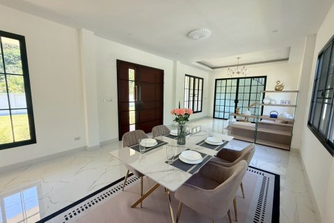 House in Hang Dong, Thailand 4 bedrooms № 160695 - photo 7
