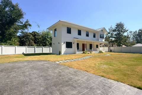 House in Hang Dong, Thailand 4 bedrooms № 160695 - photo 14