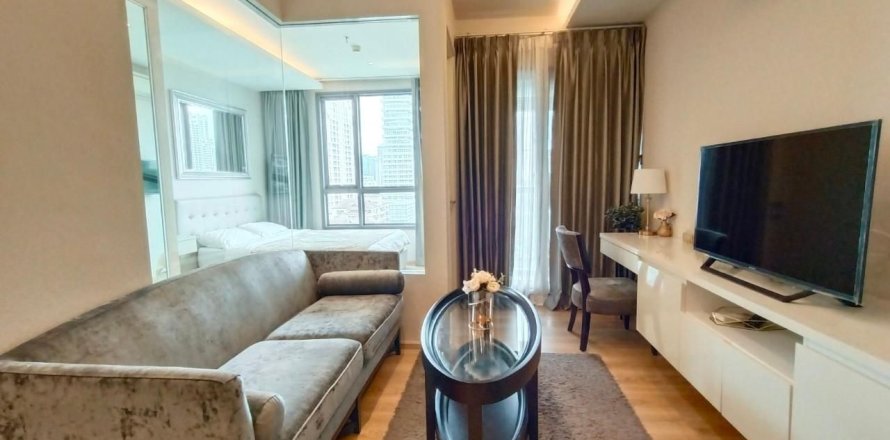 Studio in the Condo in Watthana, Bangkok, Thailand  № 160694