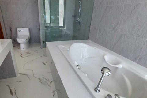 Villa in Ko Samui, Thailand 3 bedrooms № 159553 - photo 13