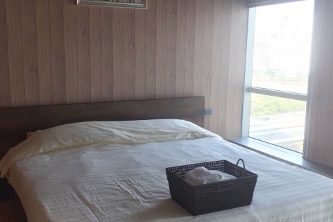 Studio in the Condo in Khlong San, Bangkok, Thailand  № 159552 - photo 2