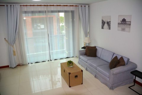 Condo in Watthana, Bangkok, Thailand, 2 bedrooms № 155255 - photo 4