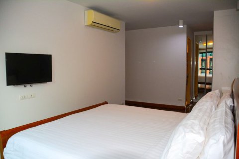 Condo in Watthana, Bangkok, Thailand, 2 bedrooms № 155255 - photo 11