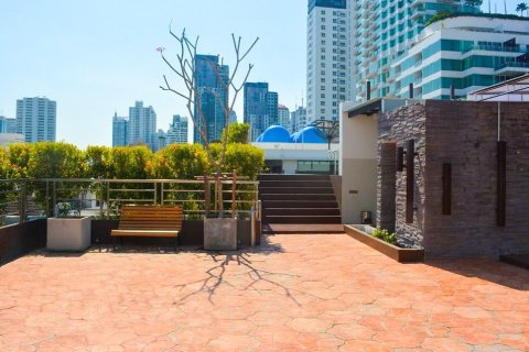 Condo in Watthana, Bangkok, Thailand, 2 bedrooms № 155255 - photo 17