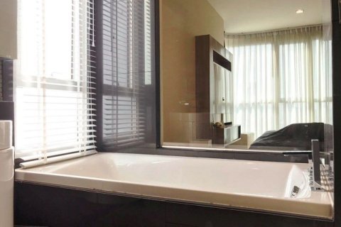 Condo in Khlong Toei, Bangkok, Thailand, 2 bedrooms  № 155254 - photo 10