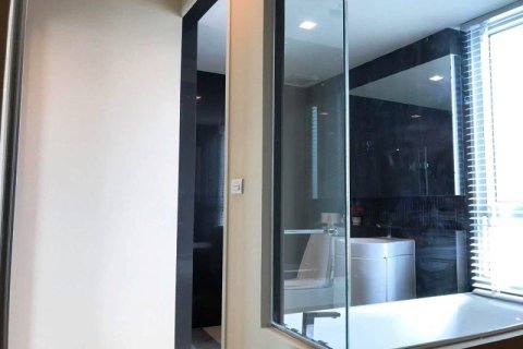 Condo in Khlong Toei, Bangkok, Thailand, 2 bedrooms  № 155254 - photo 9