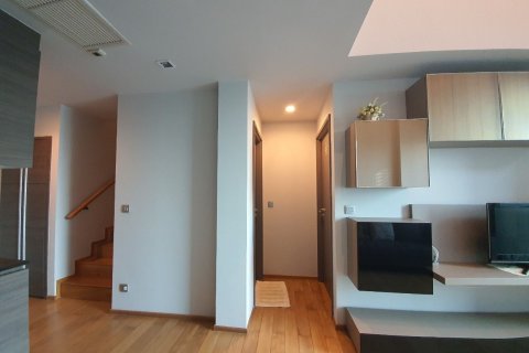 Condo à Khlong Toei, Bangkok, Thaïlande, 2 chambres № 155257 - photo 11