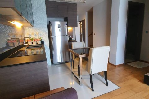 Condo à Khlong Toei, Bangkok, Thaïlande, 2 chambres № 155257 - photo 7