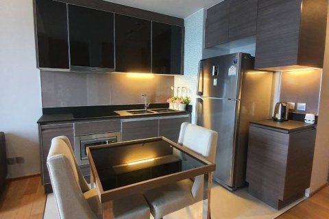 Condo à Khlong Toei, Bangkok, Thaïlande, 2 chambres № 155257 - photo 8