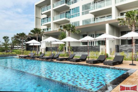 Apartment on Jomtien Beach, Pattaya, Thailand 3 bedrooms № 193253