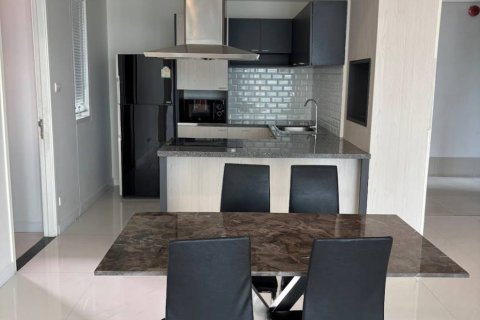 Condo in Bangkok, Thailand, 3 bedrooms  № 146776 - photo 4