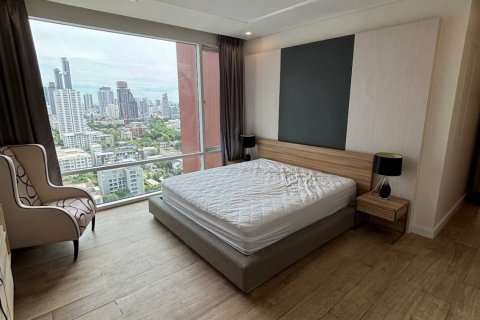 Condo in Bangkok, Thailand, 3 bedrooms  № 146776 - photo 6
