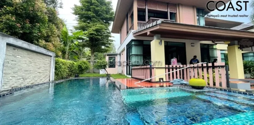 Casa de 3 dormitorios en Pattaya, Tailandia № 213025